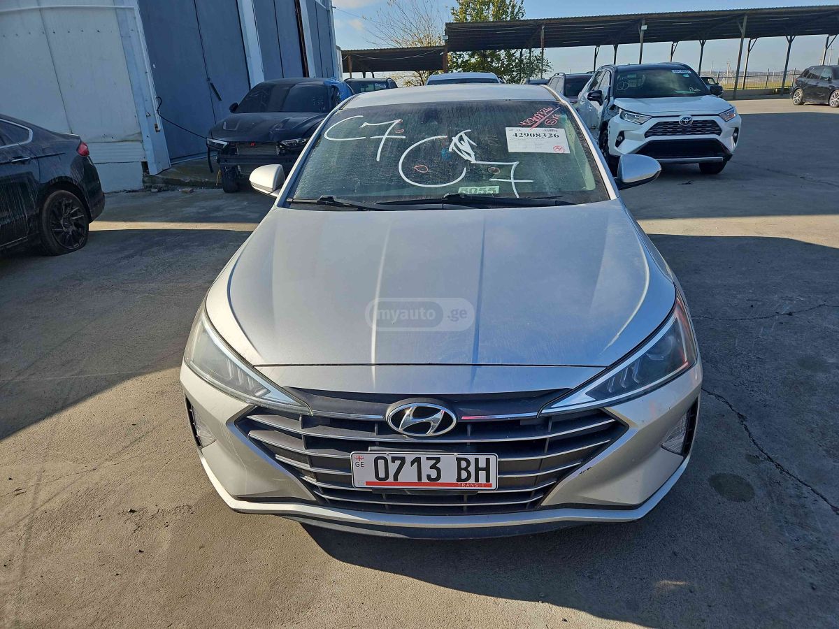 Hyundai Elantra 2020 — photo 2