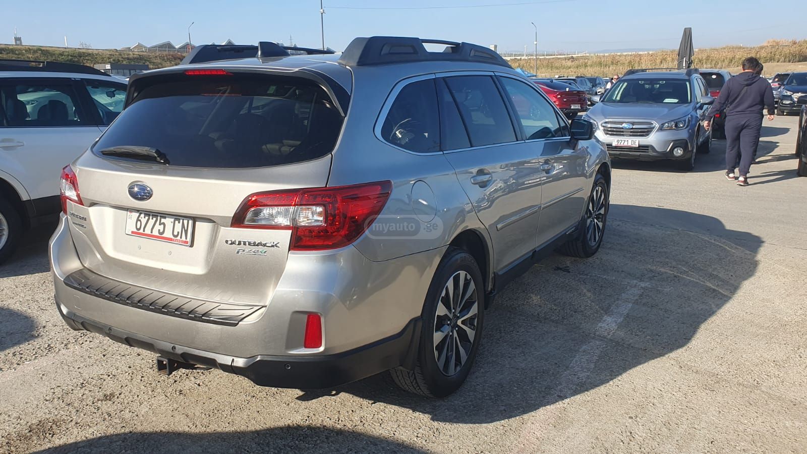 Subaru Outback 2016 — photo 2