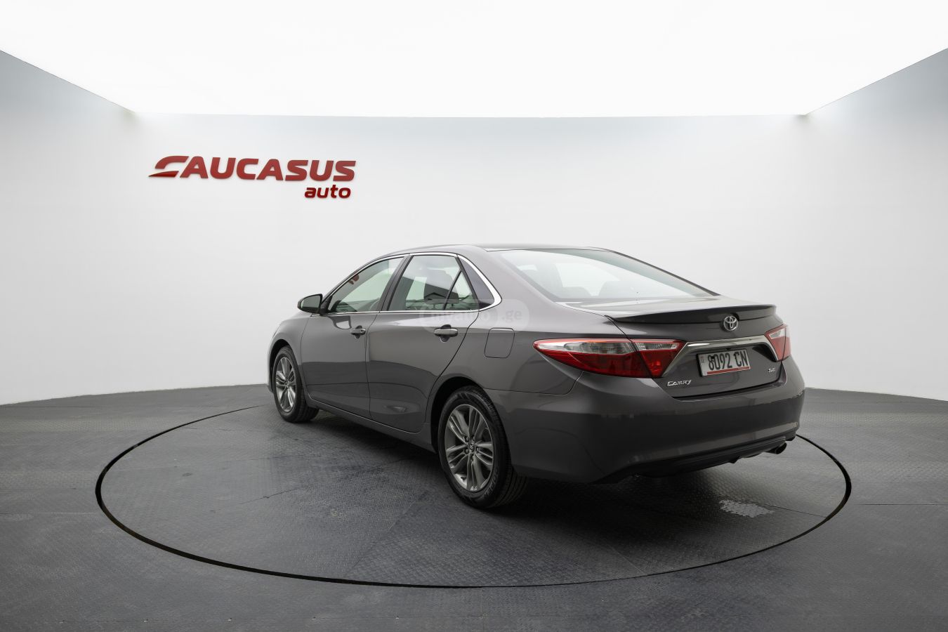 Toyota Camry 2015 — photo 2