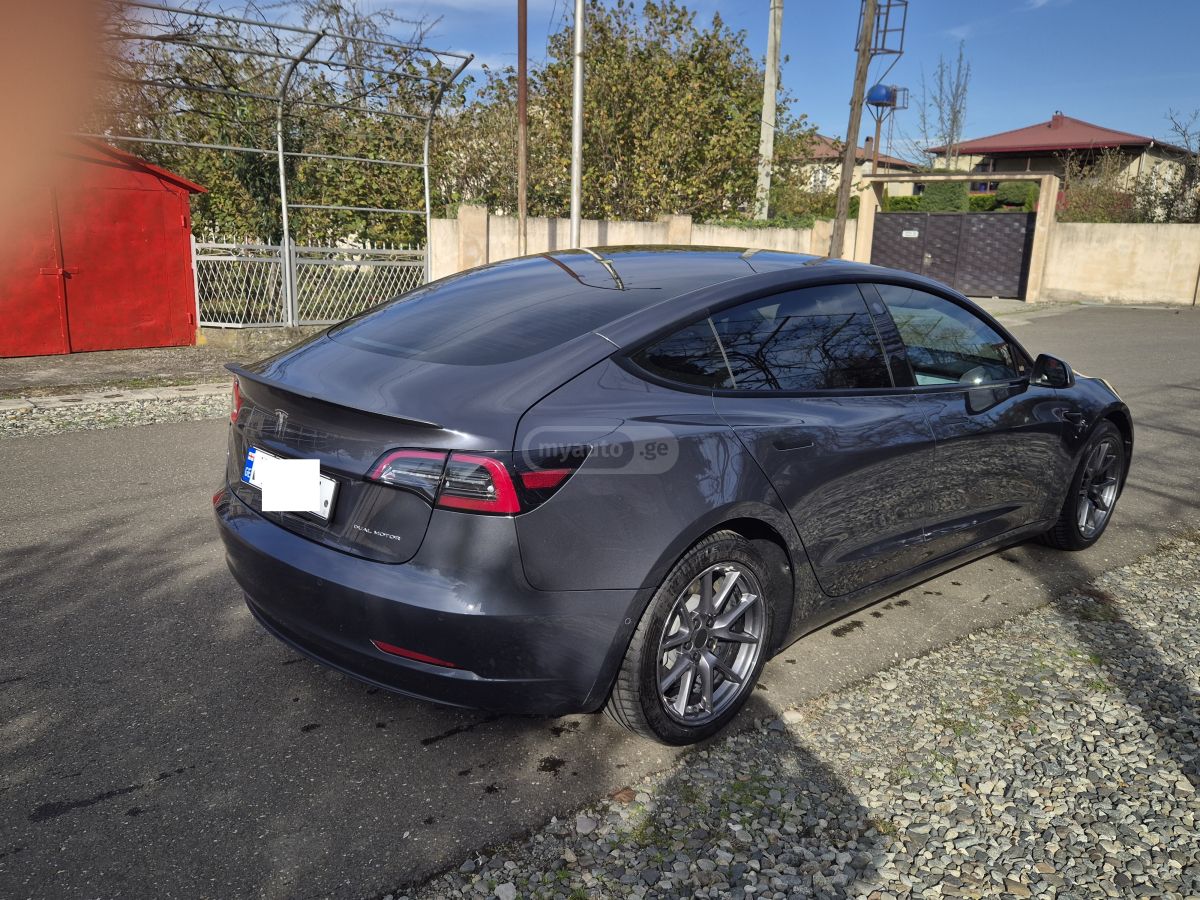Tesla Model 3 2022 — photo 2