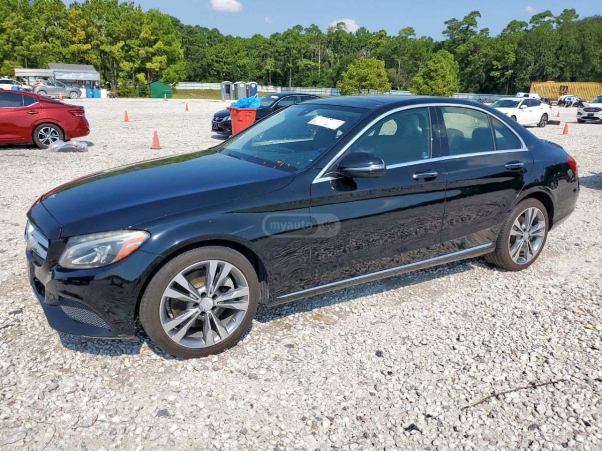 Mercedes-Benz C 300 2016 — photo 2