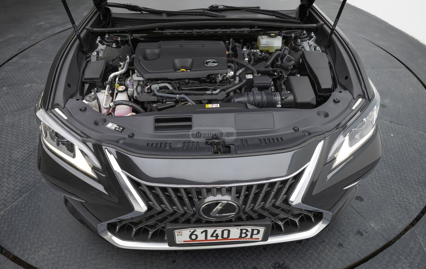 Lexus ES 300 2023 — photo 2