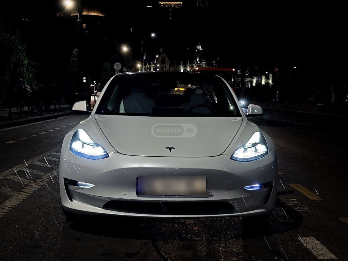 Tesla Model 3 2022 — photo 2