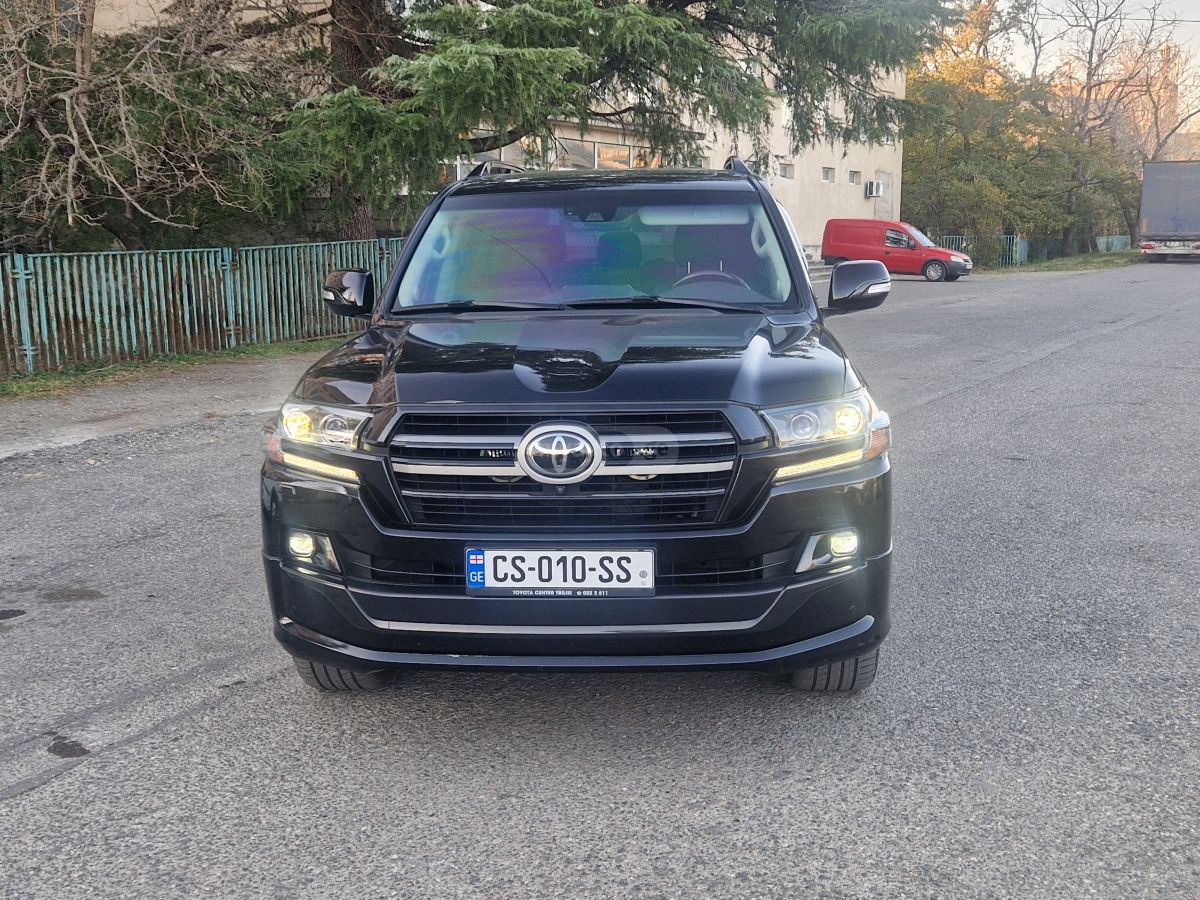 Toyota Land Cruiser 2020 — photo 2