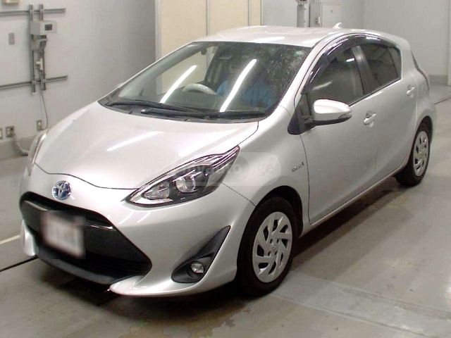 Toyota Aqua 2018 — photo 2