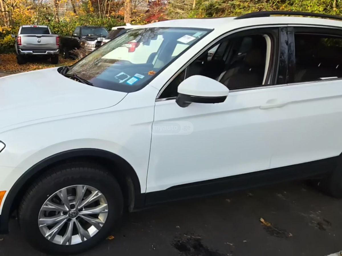 Volkswagen Tiguan 2019 — photo 2