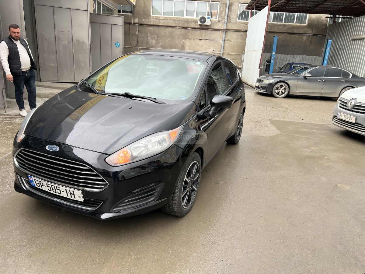 Ford Fiesta 2019 — photo 2