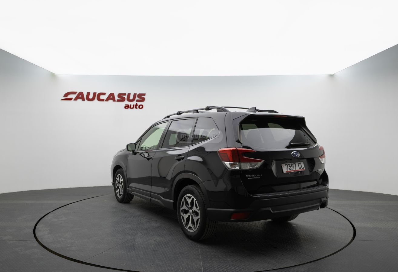 Subaru Forester 2019 — photo 2