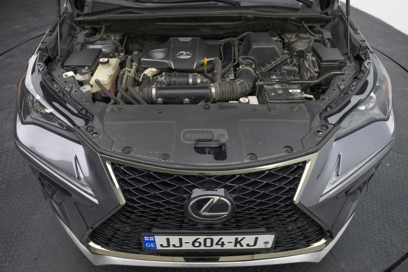 Lexus NX 200 2016 — photo 2