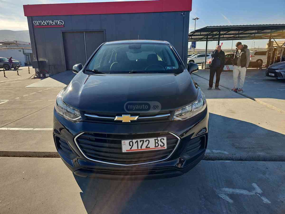 Chevrolet Trax 2021 — photo 2