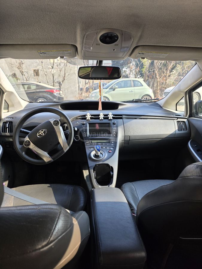 Toyota Prius 2010 — photo 2