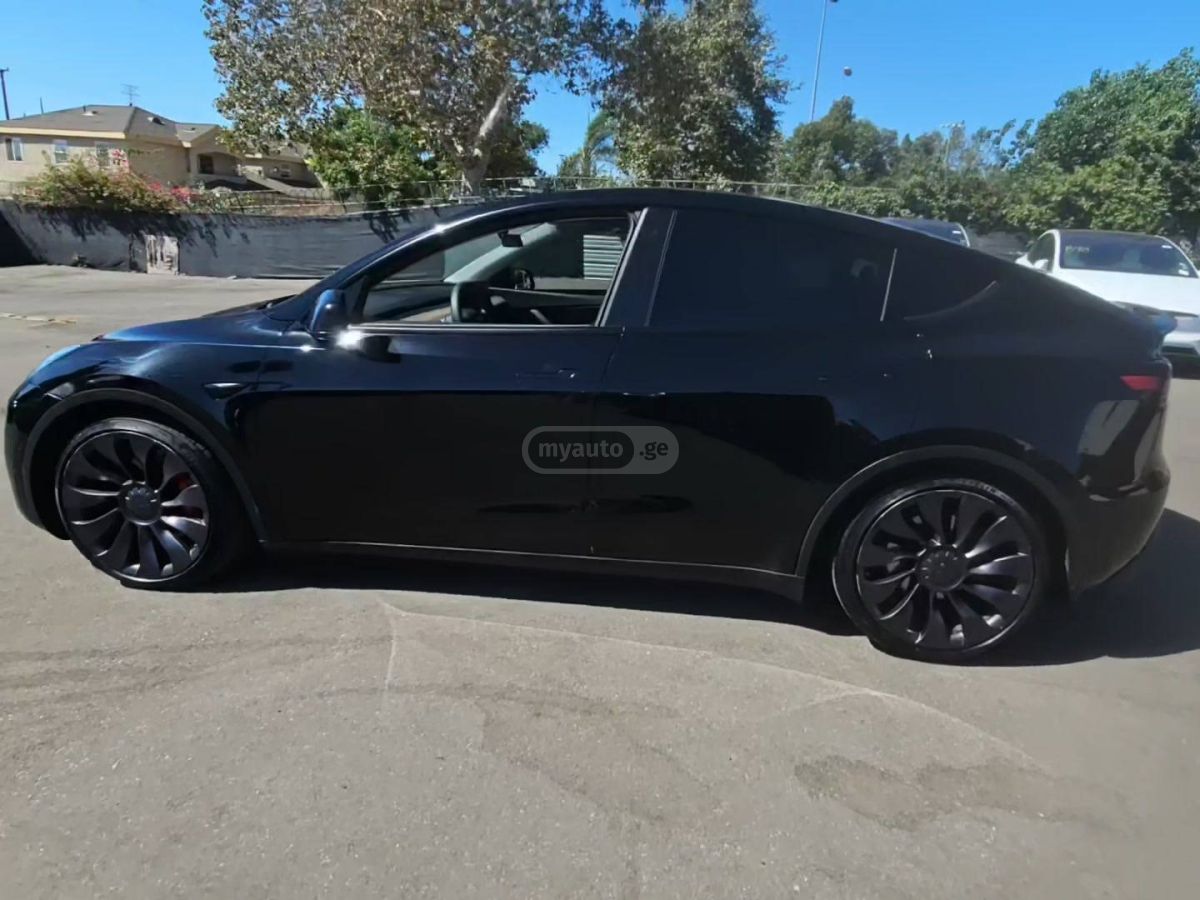 Tesla Model Y 2020 — photo 2