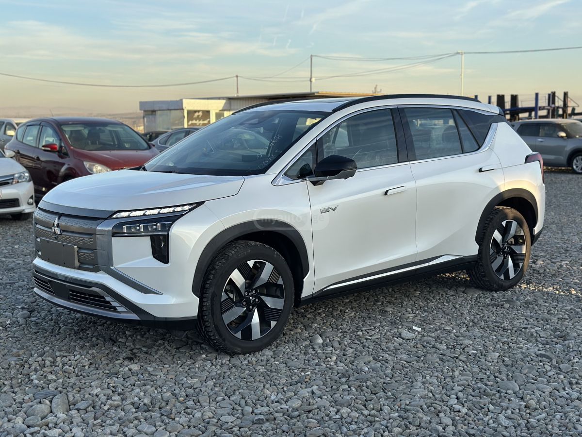 Mitsubishi Airtrek 2022 — photo 2