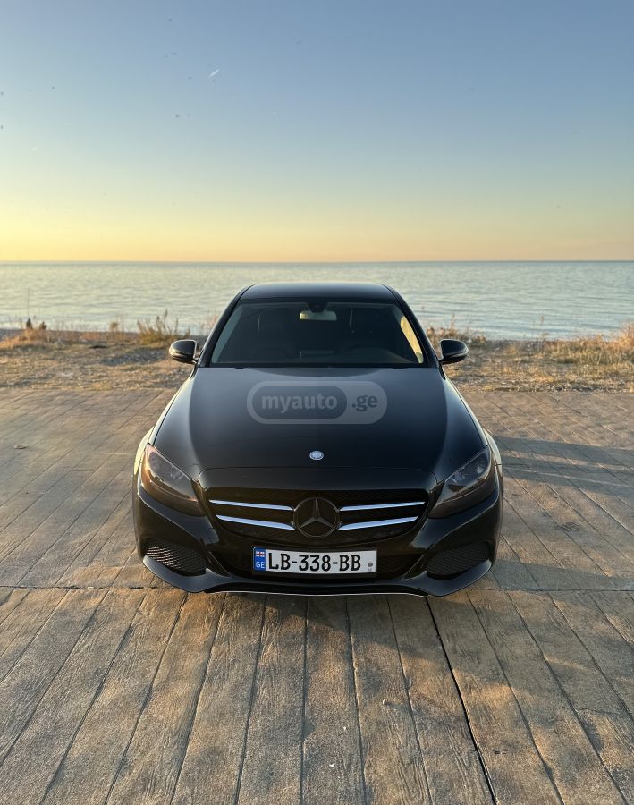 Mercedes-Benz C 300 2015 — photo 2