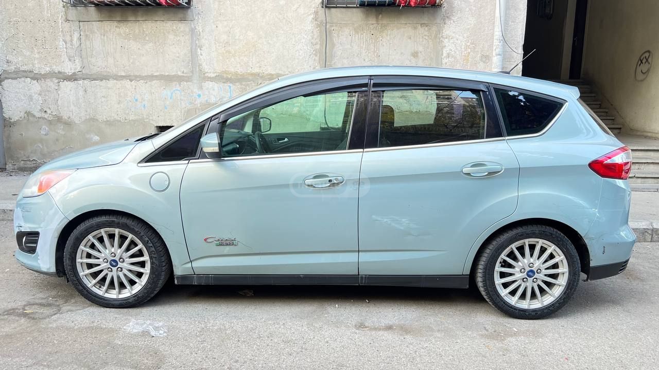 Ford C-Max 2012 — photo 2