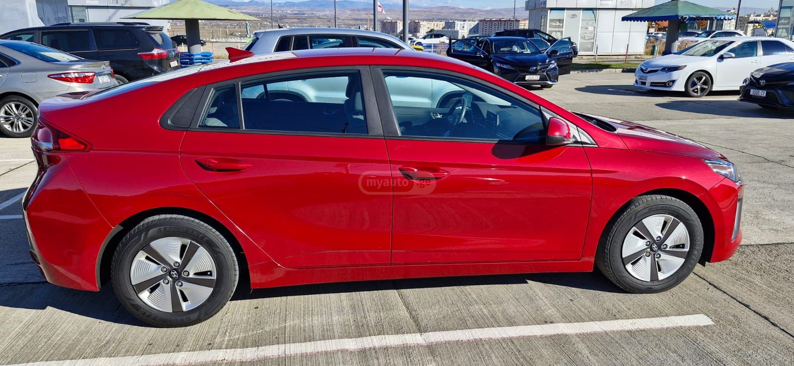 Hyundai Ioniq 2021 — photo 2