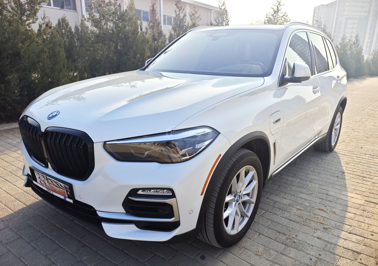 BMW X5 2022 — photo 2