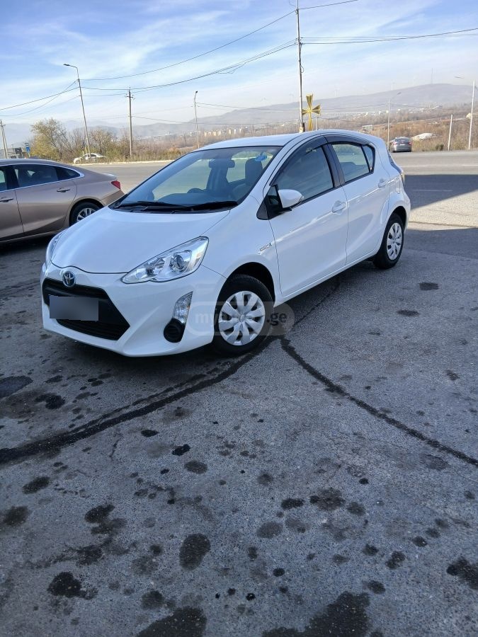 Toyota Aqua 2016 — photo 2