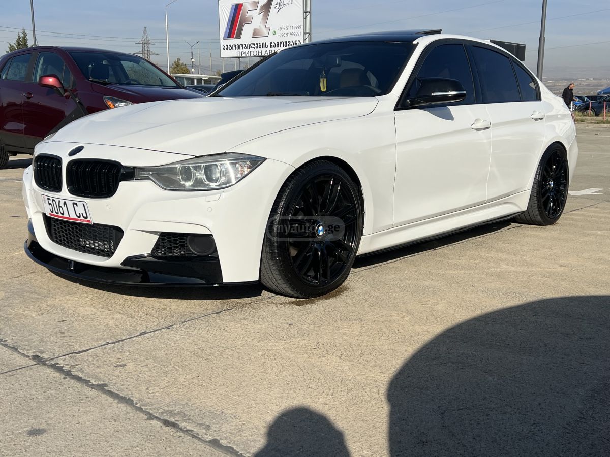 BMW 335 2013 — photo 2