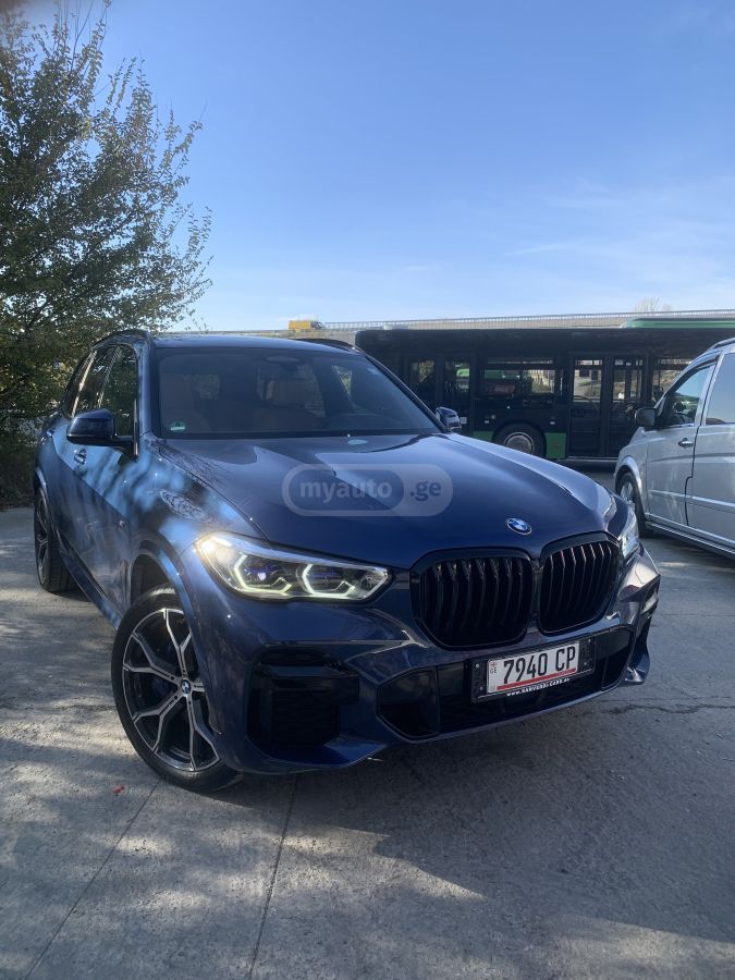 BMW X5 2021 — photo 2