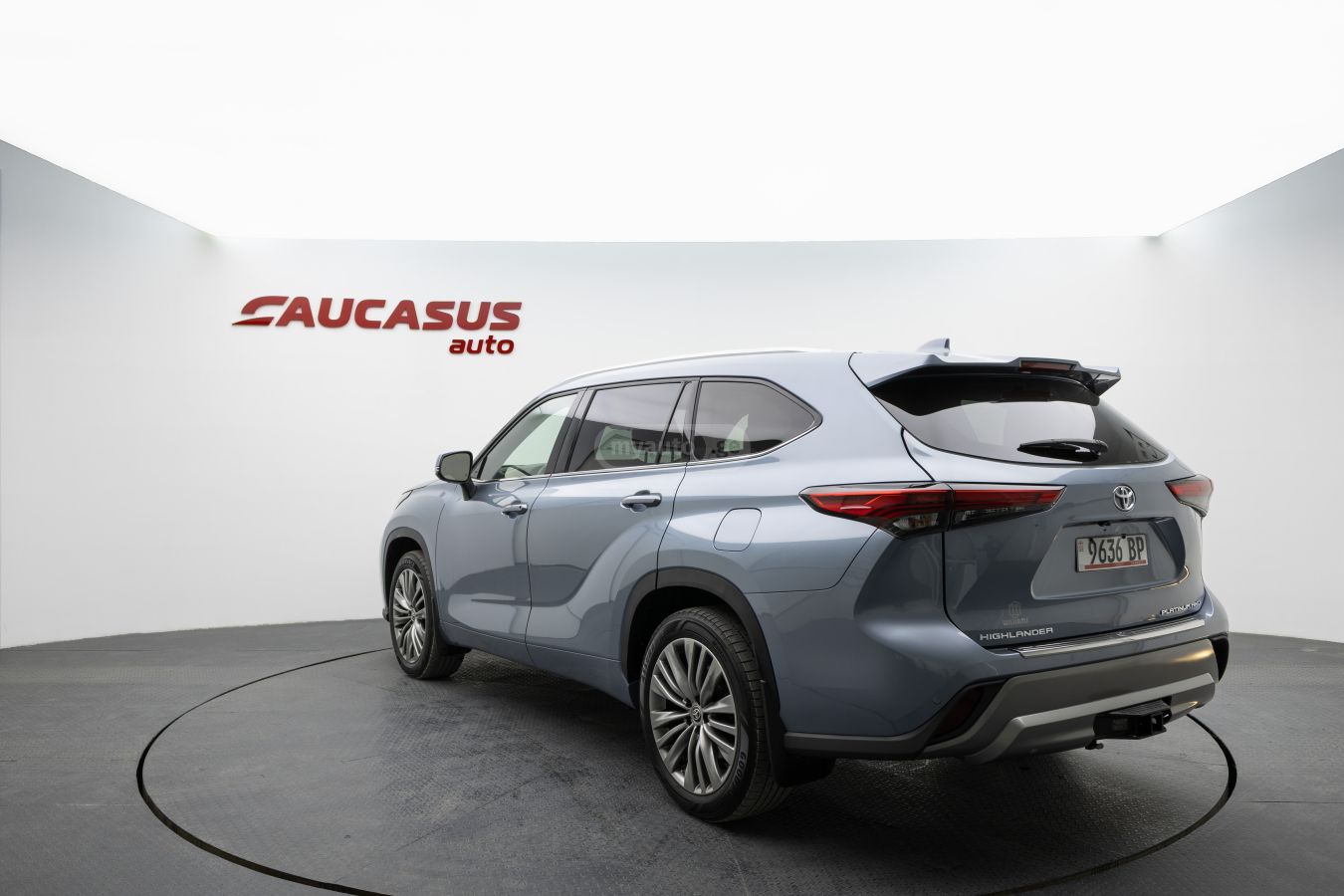 Toyota Highlander 2022 — photo 2