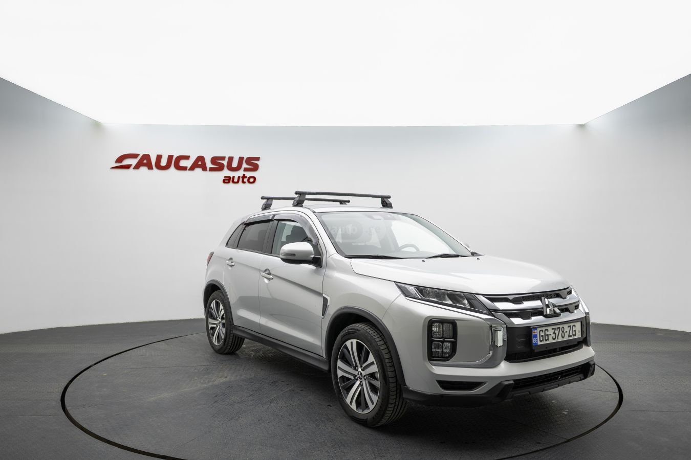 Mitsubishi Outlander 2021 — photo 2