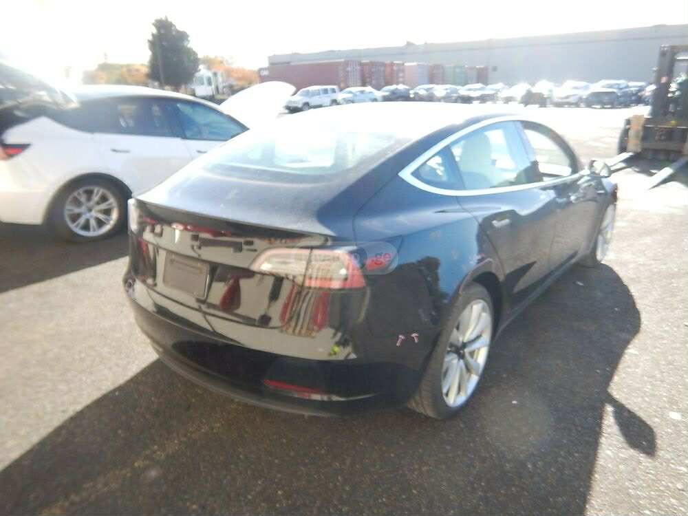 Tesla Model 3 2019 — photo 2
