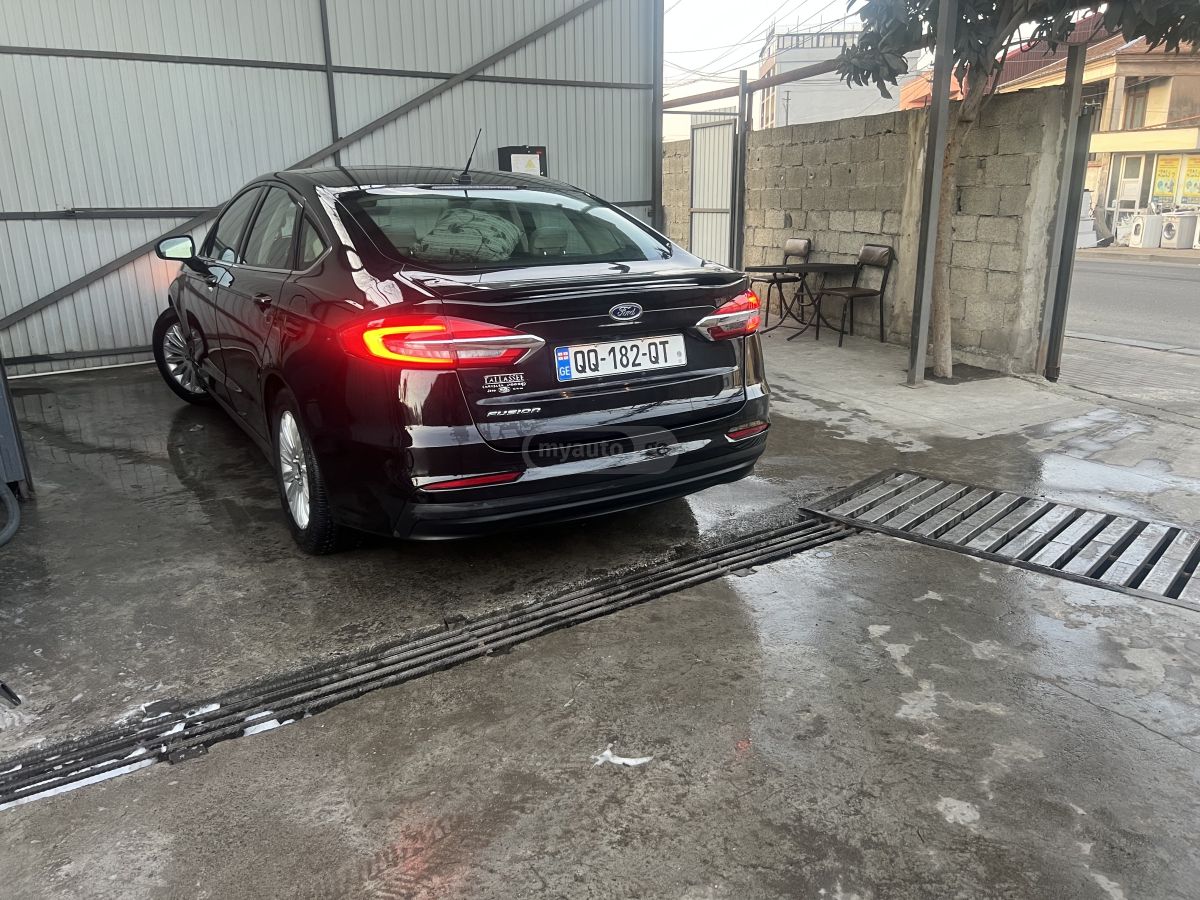 Ford Fusion 2019 — photo 2