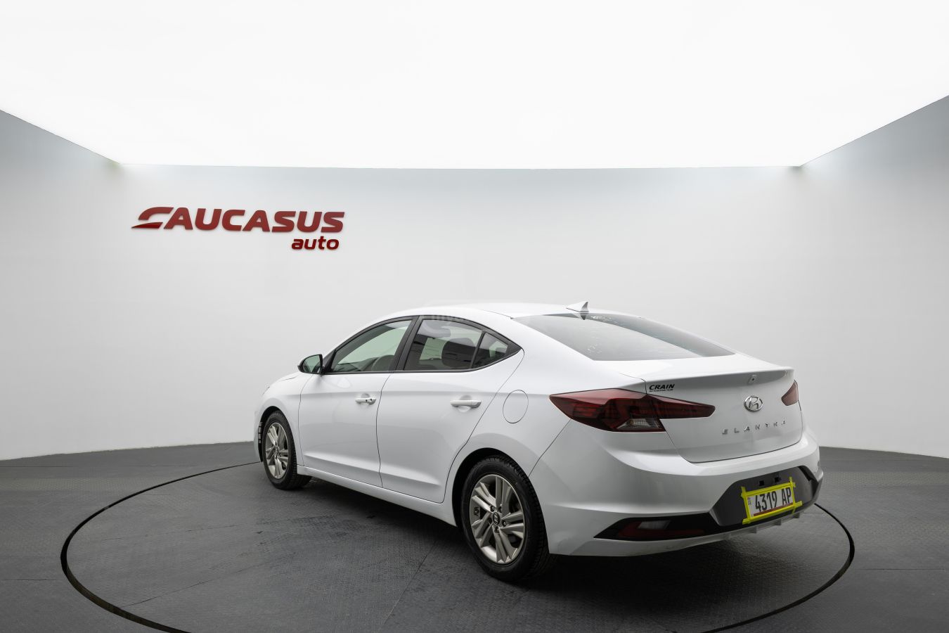 Hyundai Elantra 2019 — photo 2