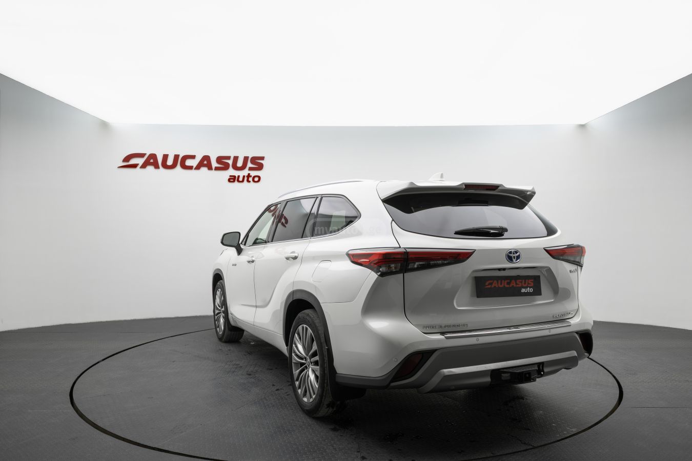 Toyota Highlander 2021 — photo 2