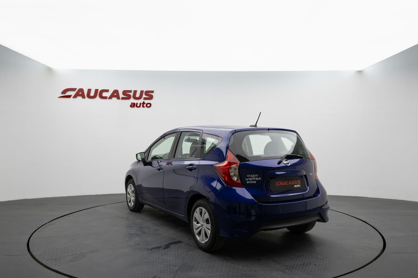 Nissan Versa 2017 — photo 2