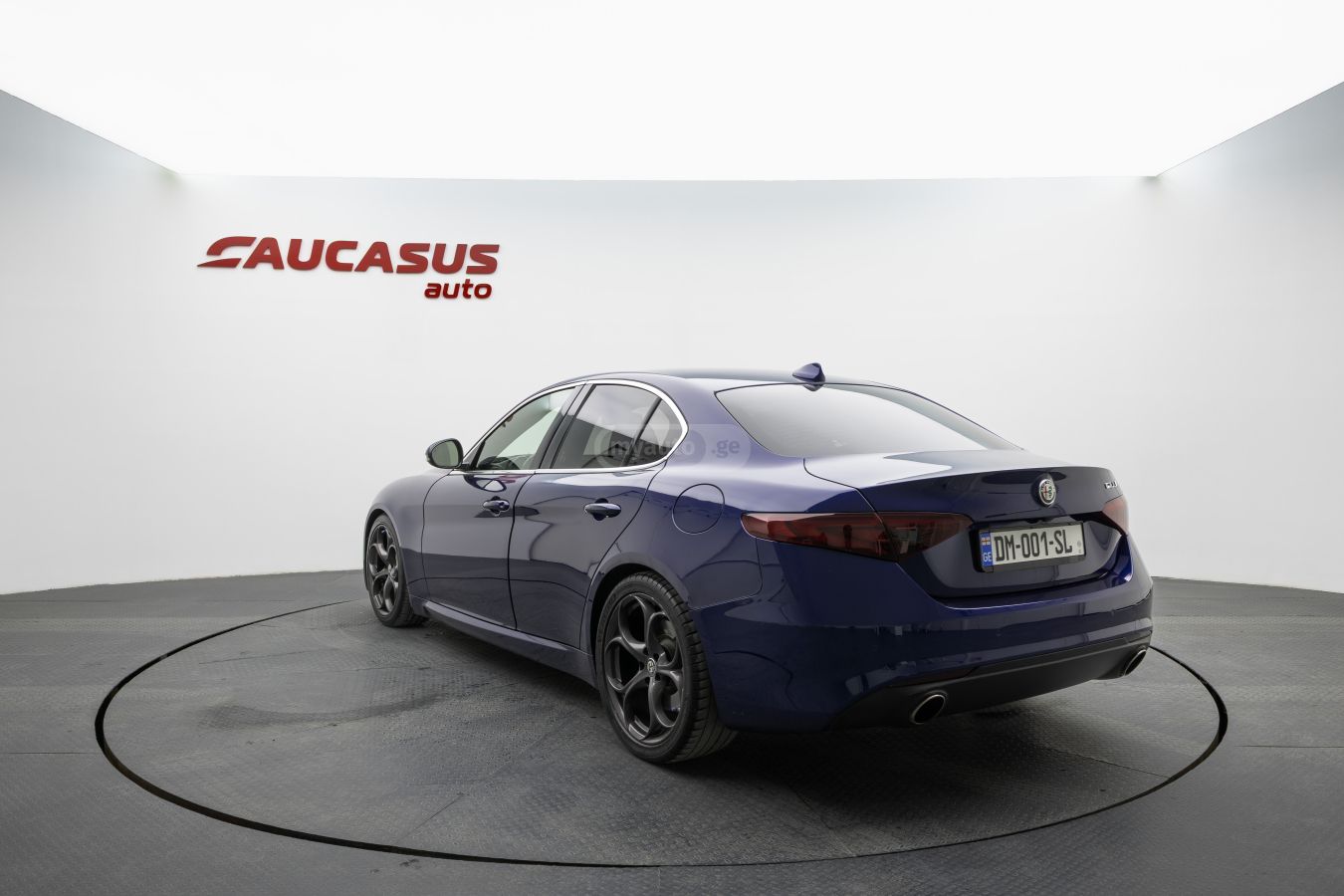 Alfa Romeo Giulia 2018 — photo 2