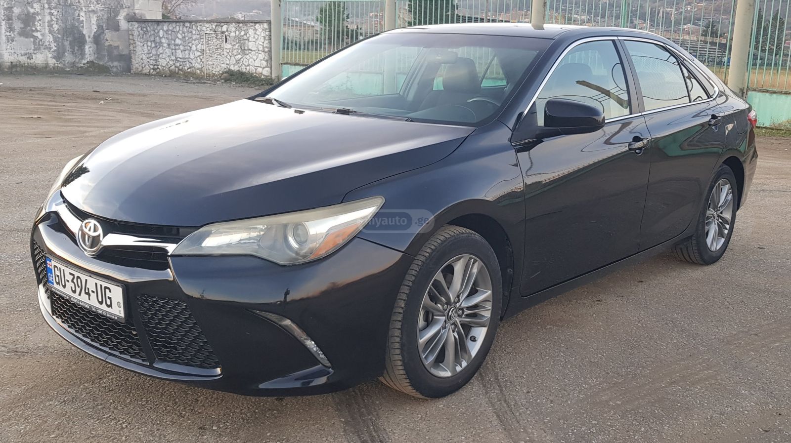 Toyota Camry 2016 — photo 2