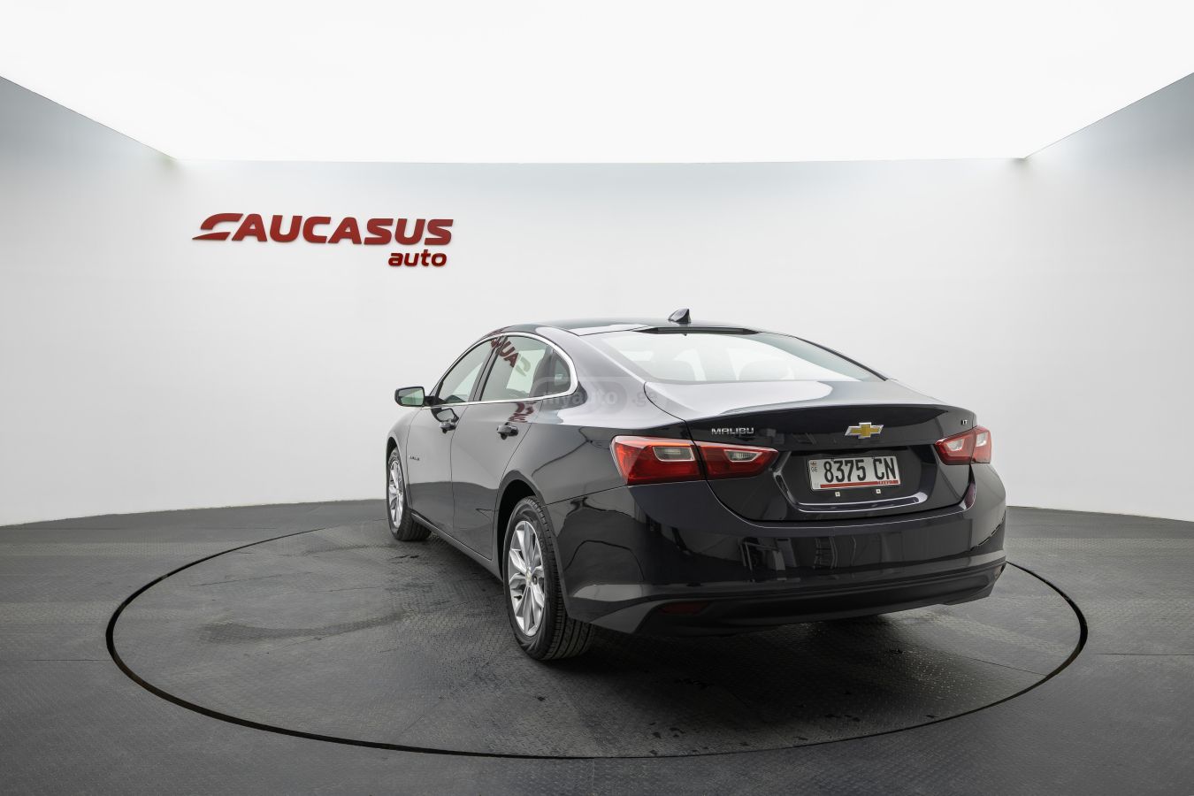 Chevrolet Malibu 2023 — photo 2