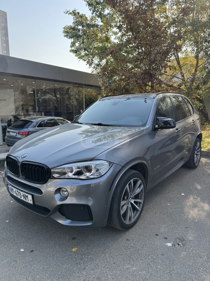 BMW X5 2016 — photo 2