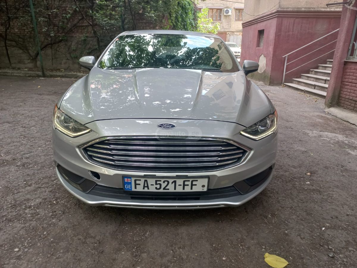 Ford Fusion 2018 — photo 2