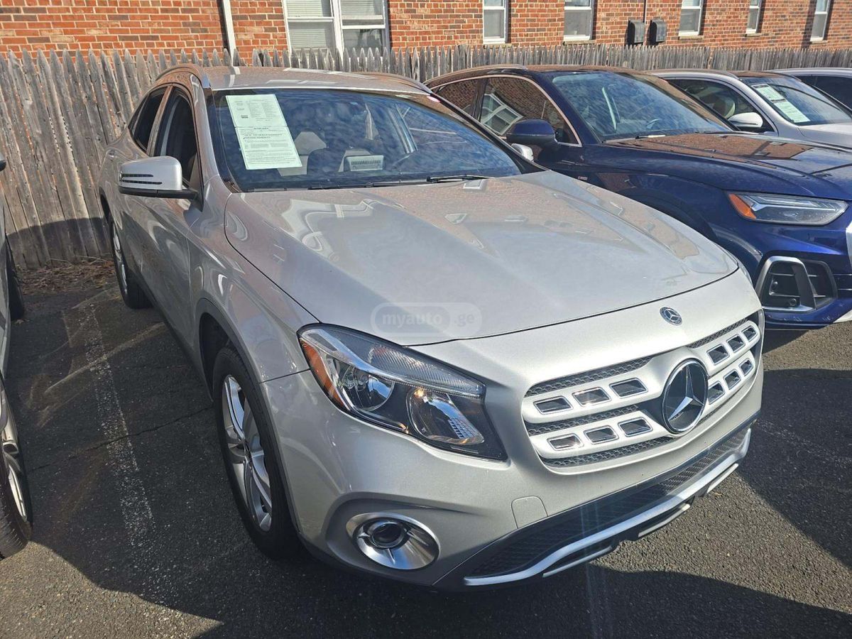 Mercedes-Benz GLA 250 2018 — photo 2