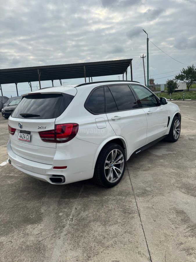 BMW X5 2017 — photo 2