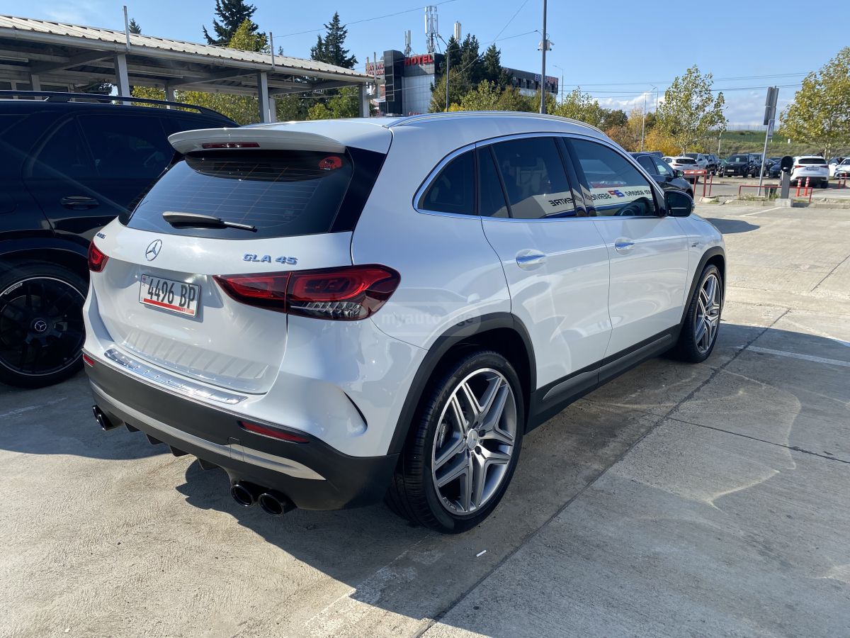Mercedes-Benz GLA 45 AMG 2021 — photo 2
