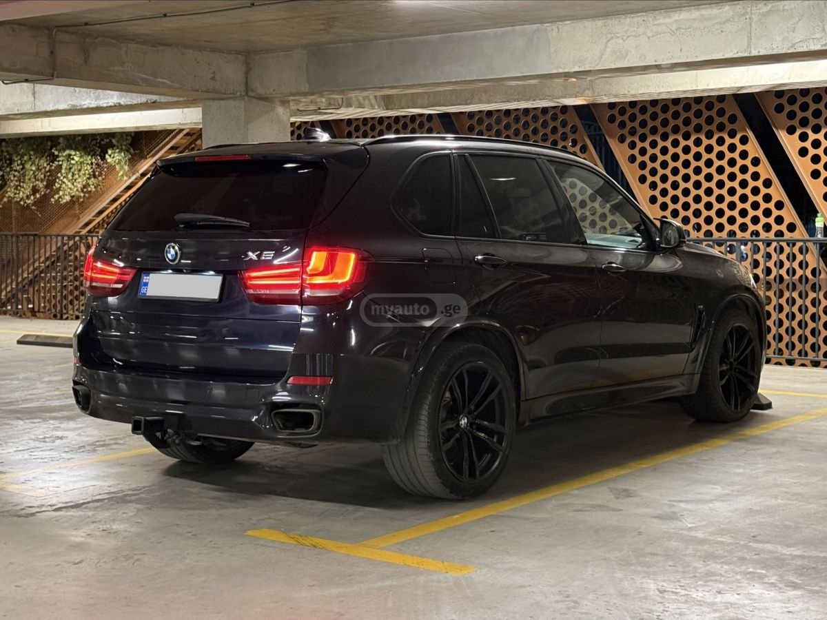 BMW X5 2018 — photo 2