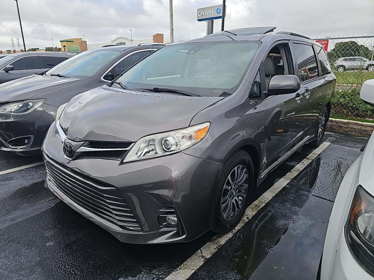 Toyota Sienna