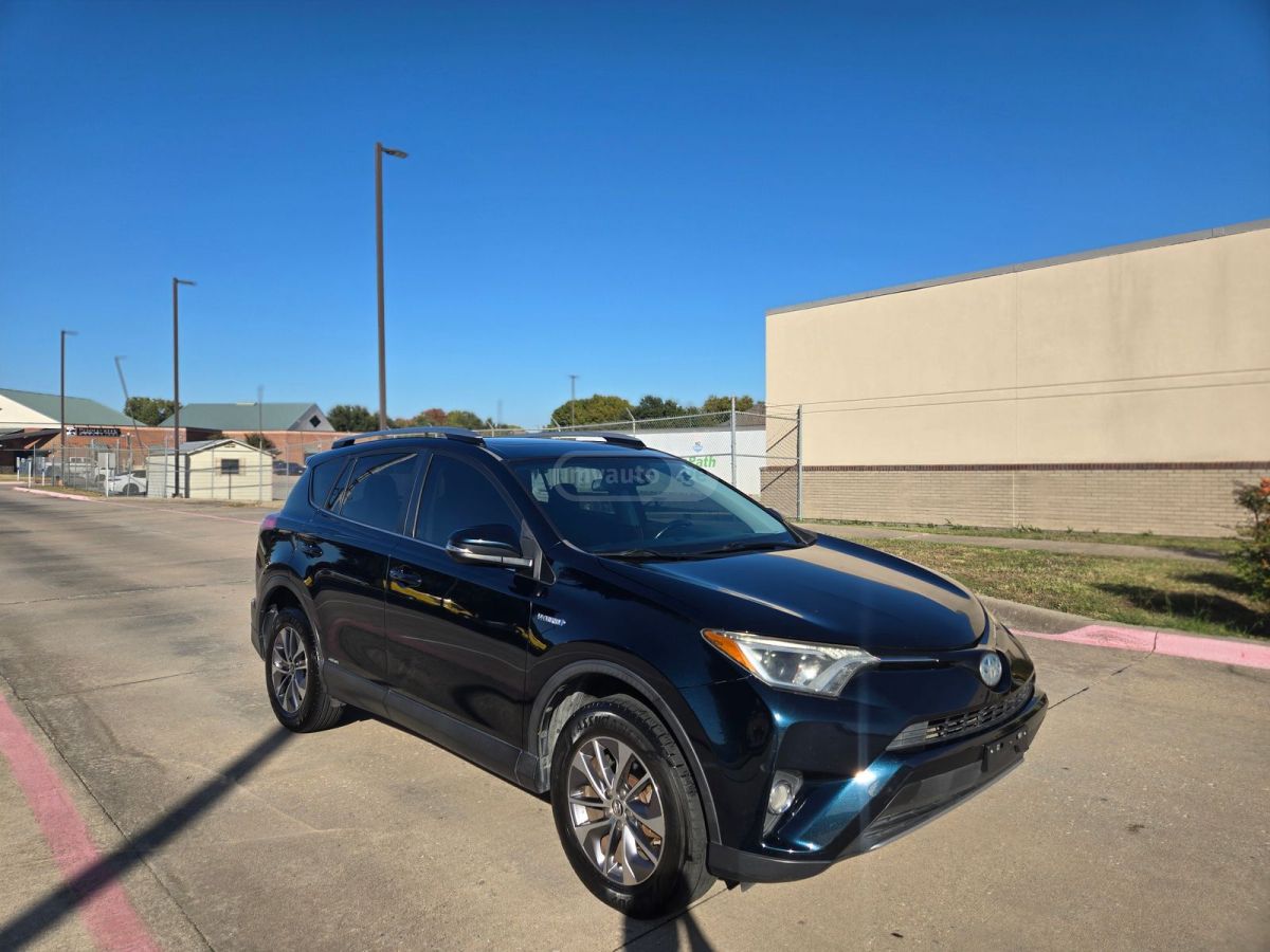 Toyota RAV4 2017 — photo 2