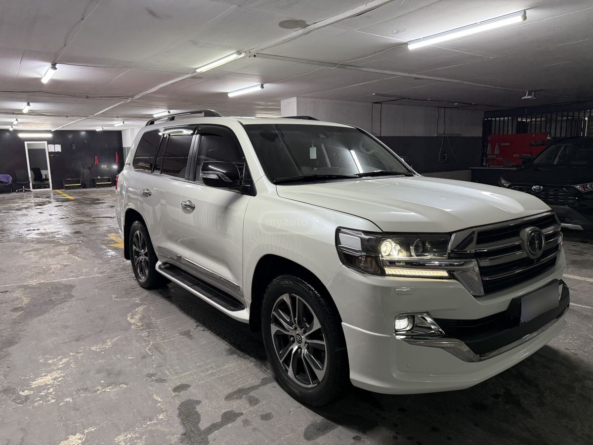 Toyota Land Cruiser 2020 — photo 2