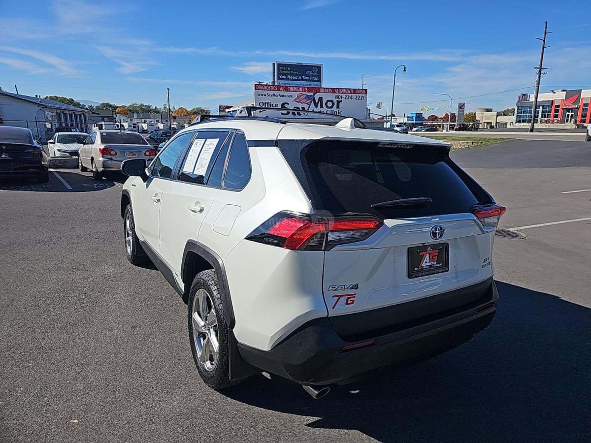 Toyota RAV 4 2021 — photo 2