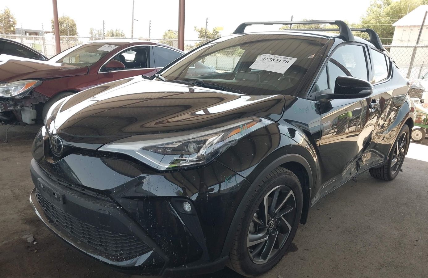 Toyota C-HR 2022 — photo 2