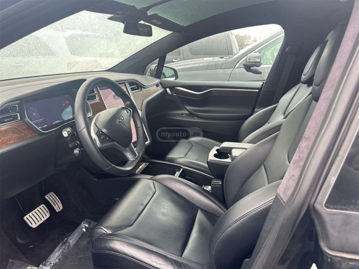 Tesla Model X 2017 — photo 2