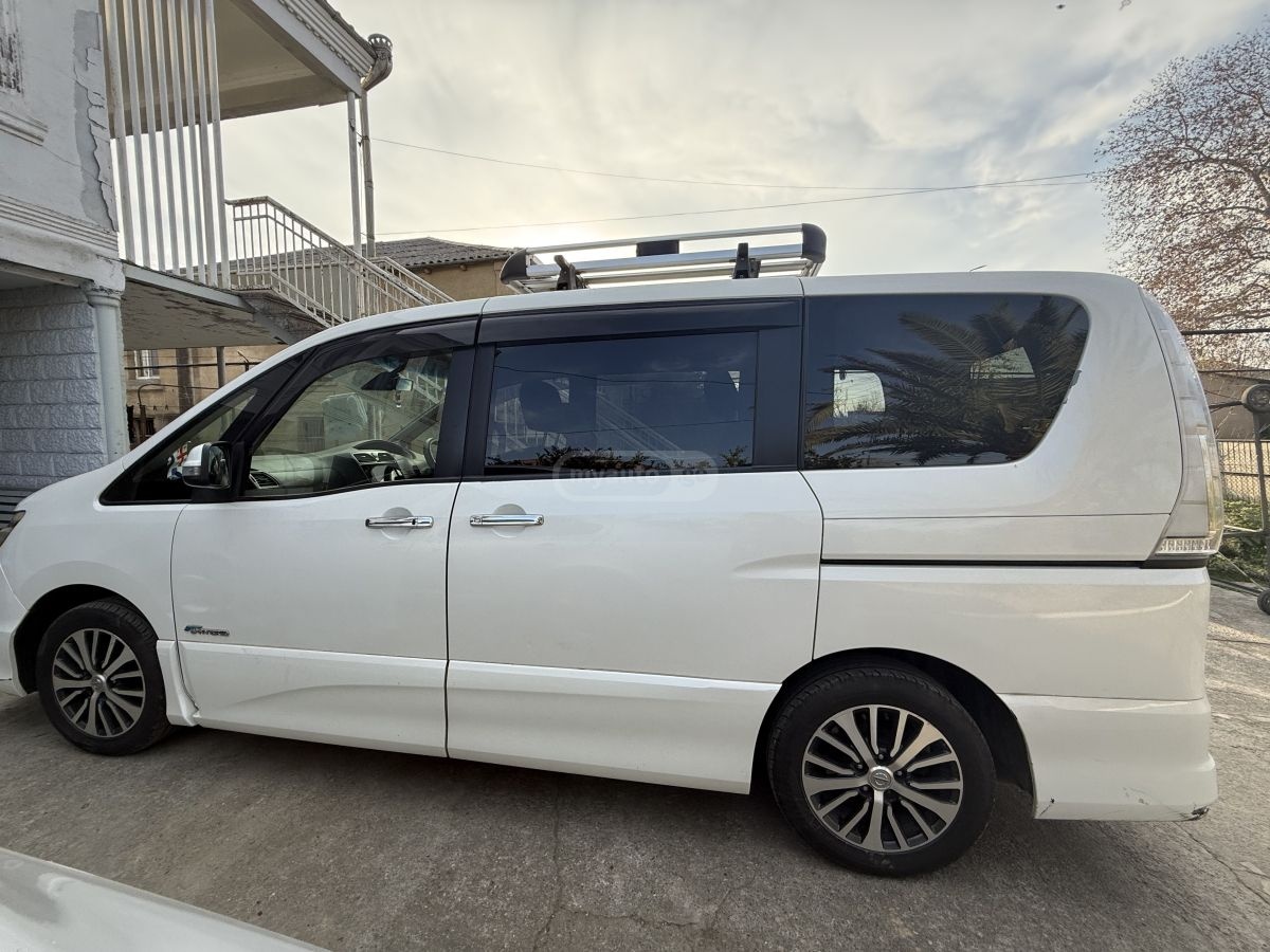 Nissan Serena 2014 — photo 2