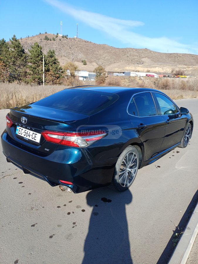 Toyota Camry 2018 — photo 2