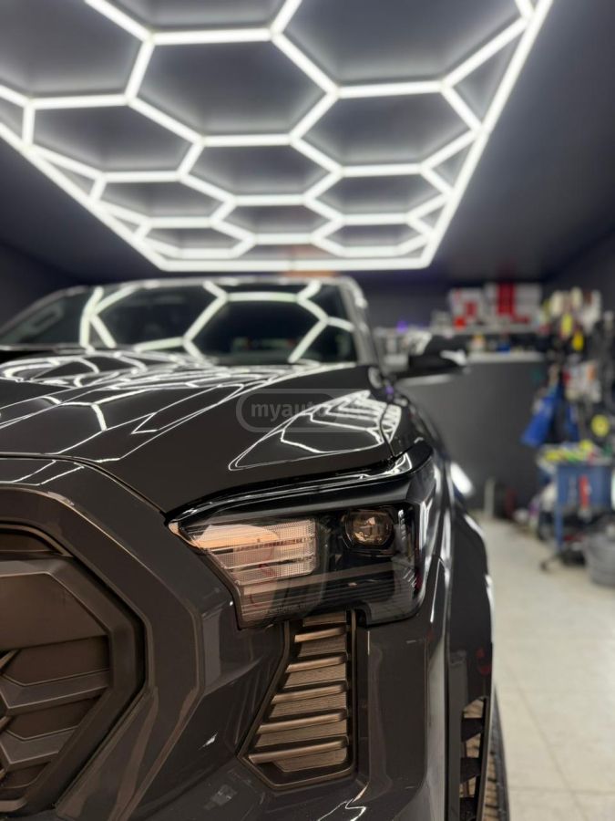 Toyota Tacoma 2024 — photo 2