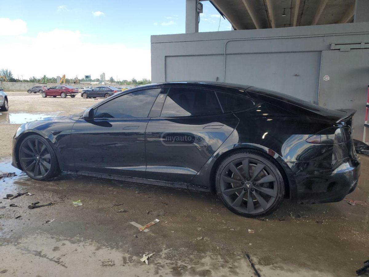 Tesla Model S 2021 — photo 2